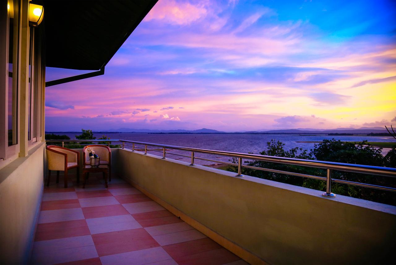 Hotel Sudu Araliya Polonnaruwa Bagian luar foto