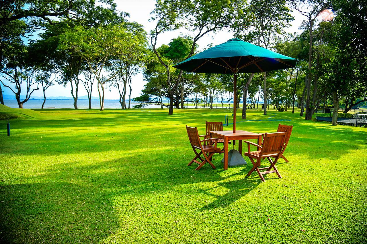 Hotel Sudu Araliya Polonnaruwa Bagian luar foto