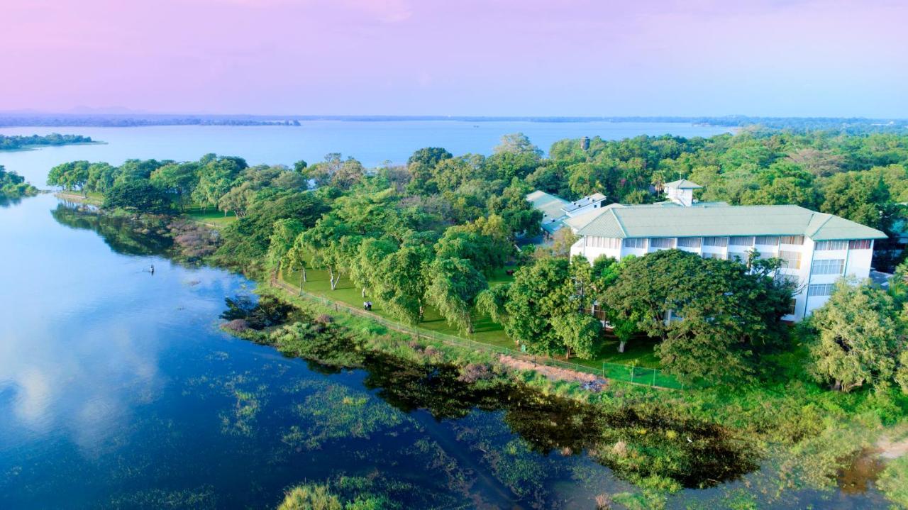 Hotel Sudu Araliya Polonnaruwa Bagian luar foto